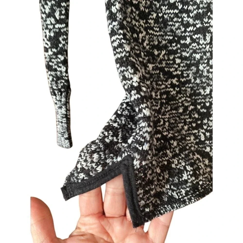 We The‎ Free Black White Knit Sweater Long Sleeve Crew Neck Ribbed Cuffs Size XS
